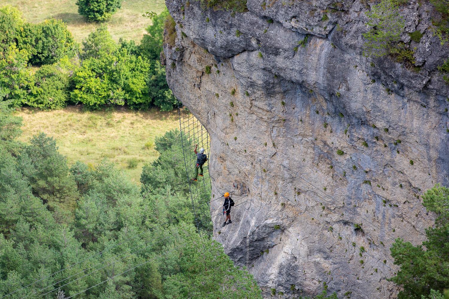 Randonnée en sentier balisés en lozère Camping chanac, Village de gîtes à chanac( location de vacances)
